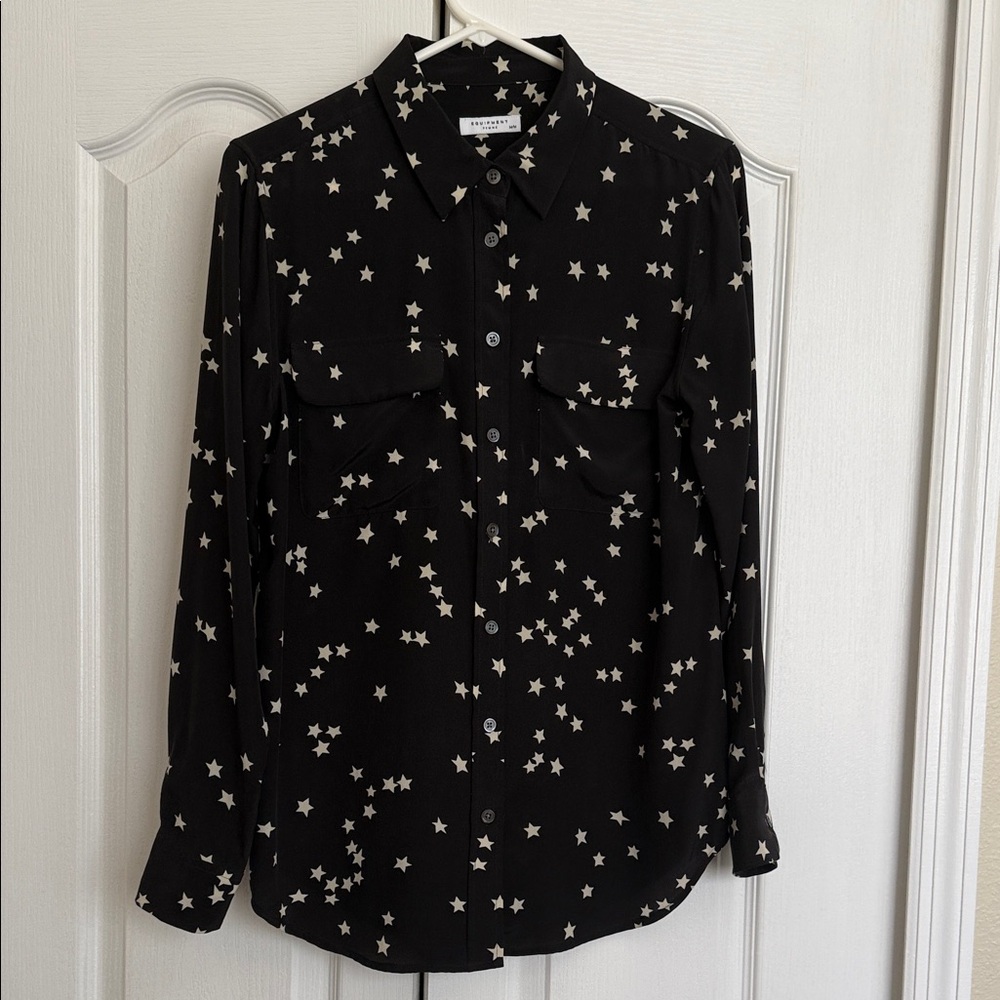 EUC Equipment Black & White Star Signature Slim Silk Shirt Medium